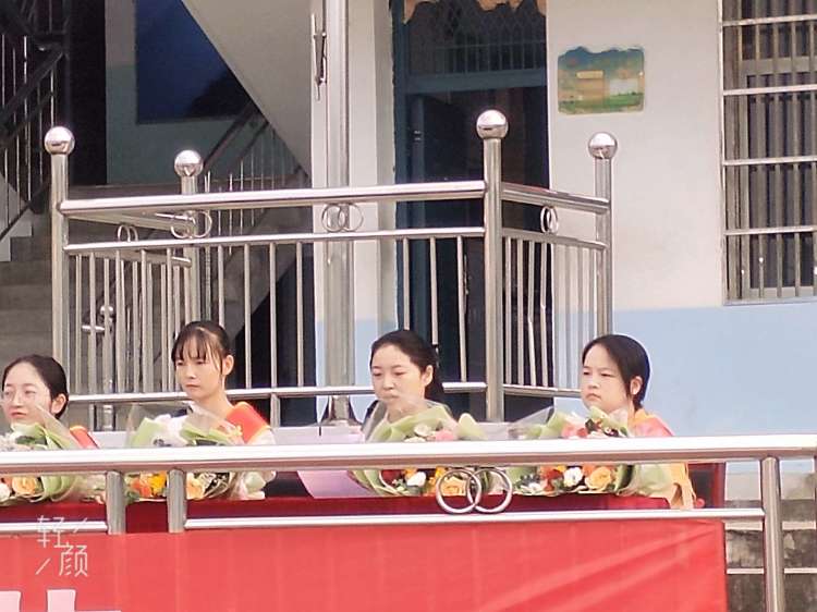 简篇-“全力护航开学季,共同踏上新征程” —大垅中学 2023年秋季入学教育暨教师节表彰大会